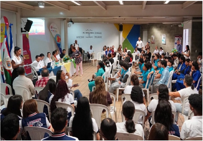 COLEGIOS DE CALI SE CONVIERTEN EN ESCENARIO DE DECISIONES: SECRETARIA DE EDUCACIÓN ESCUCHO A ESTUDIANTES Y RECTORES EN LA COMUNA 19