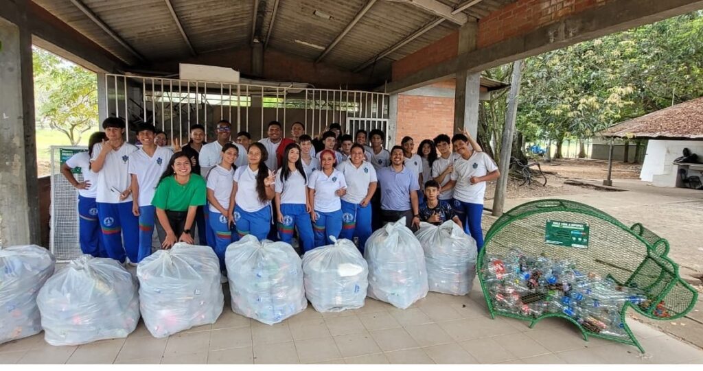 LABOR SOCIAL DE RECOLECCIÓN DE BOTELLAS PLASTICAS