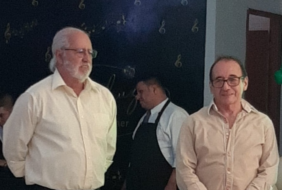 GRAN RECONOCIMIENTO POR 46 AÑOS DE SERVICIO A LA EDUCACIÓN